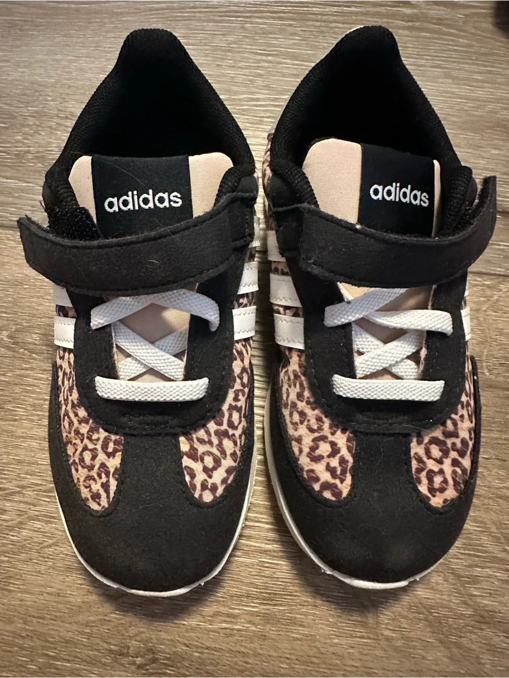 adidas Kids Black & Tan Leopard Accent Sneakers size 10c